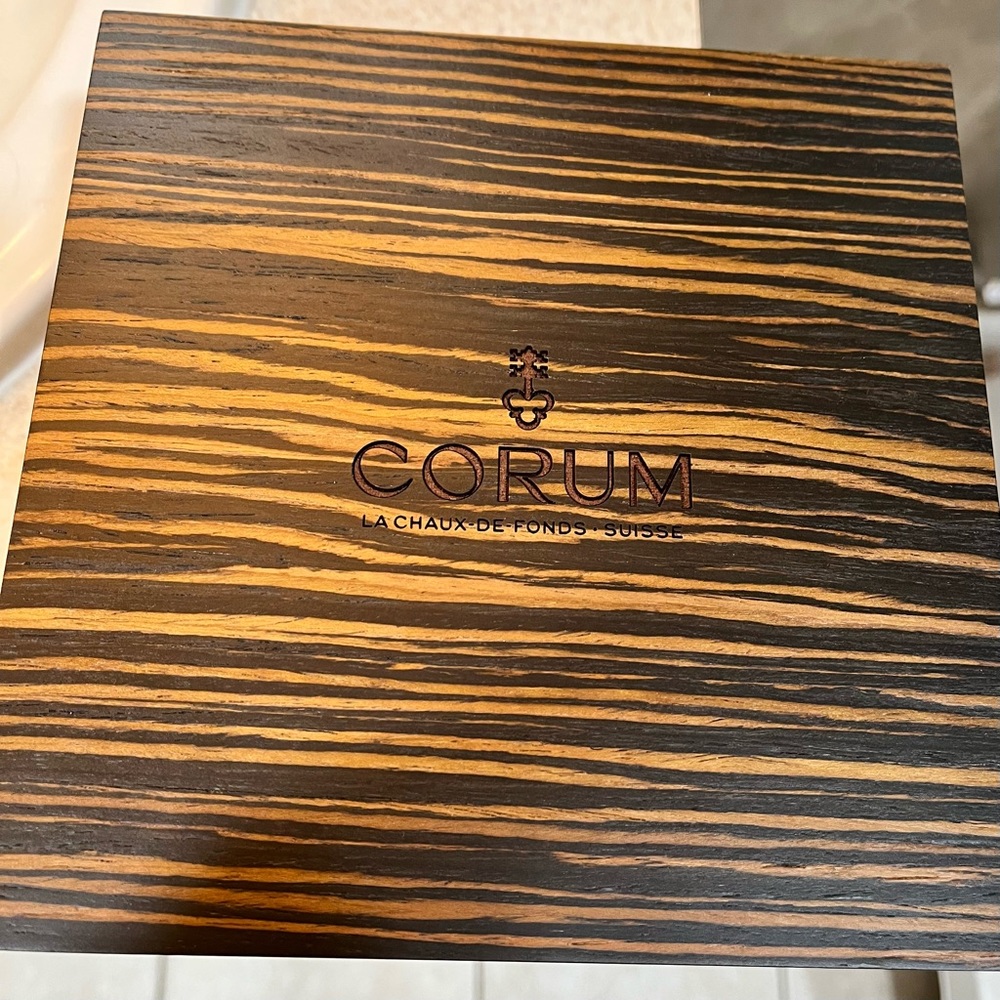 Corum Box - Picture 2 of 2